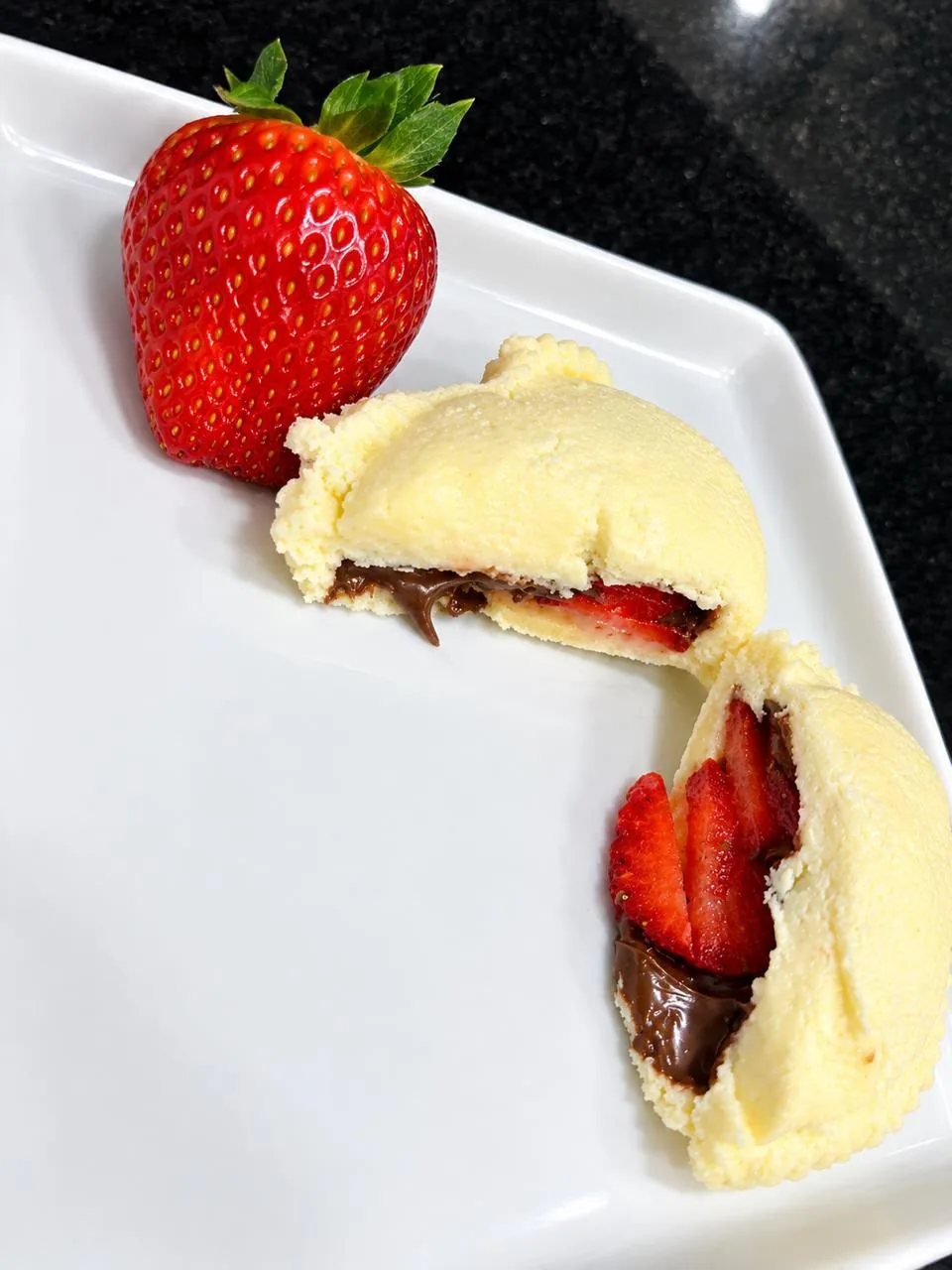 Pastel Ninho com Nutella e morango