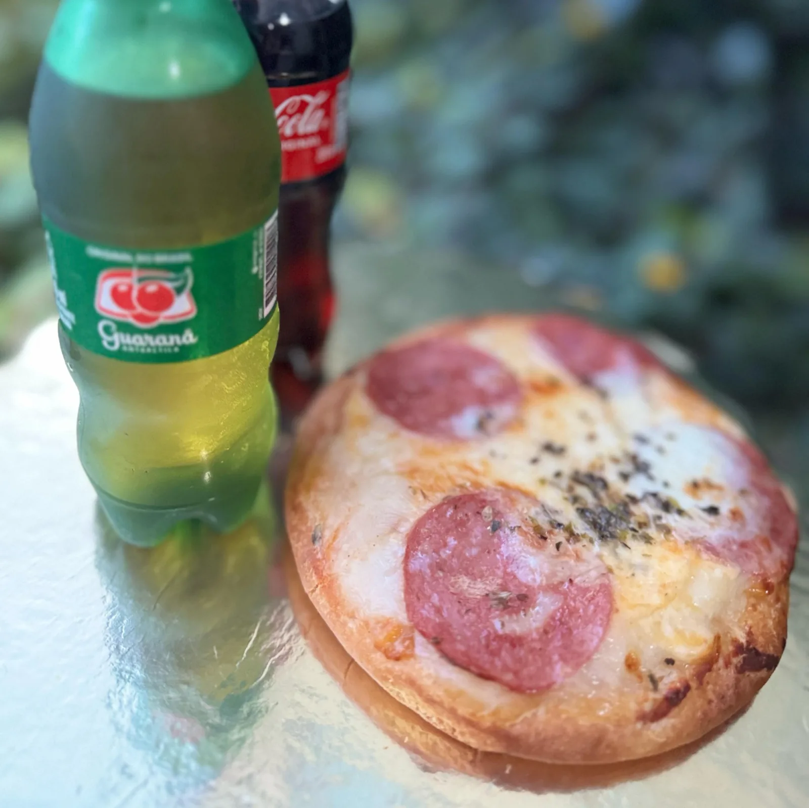 Mini pizza com mini refri